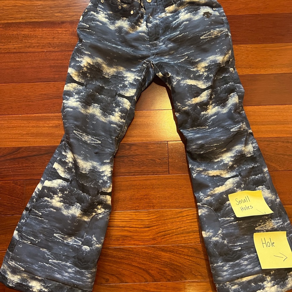 Size 8 Descente girls ski pants.
